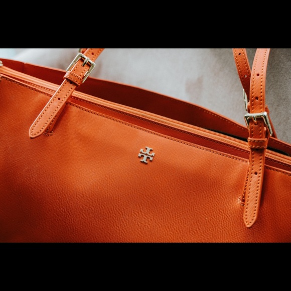 Tory Burch Emerson Buckle Tote Large - Picture 2 of 6